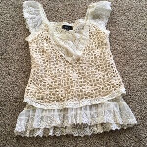 Gracia, Elegant Lace & Embroidered Top